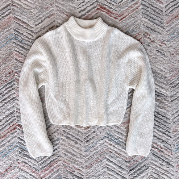 H&M Cable Knit Crop Sweater- Small - Picture 1 of 6